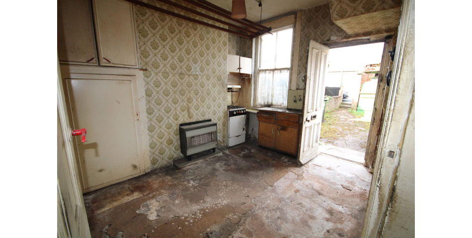 TWO DOUBLE BEDROOM TERRACED PROPERTY IN NEED OF FULL RENOVATION