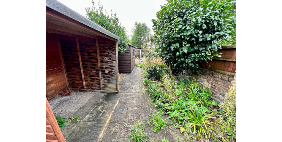 ONE BEDROOM MID TERRACED PROPERTY
