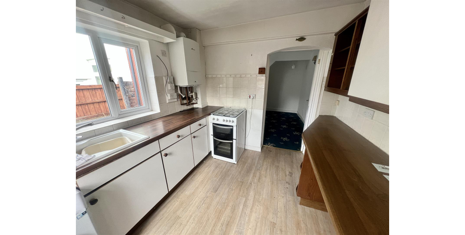 ONE BEDROOM MID TERRACED PROPERTY