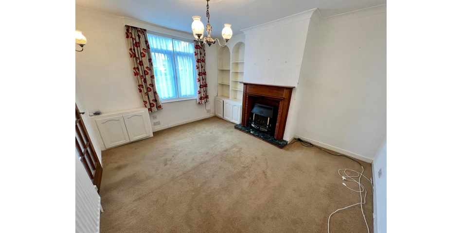 ONE BEDROOM MID TERRACED PROPERTY