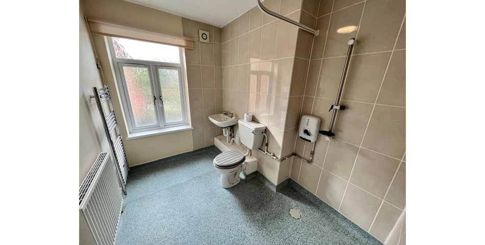 ONE BEDROOM MID TERRACED PROPERTY