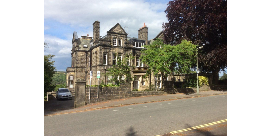 TWO BEDROOM GROUND FLOOR APARTMENT & GARAGE