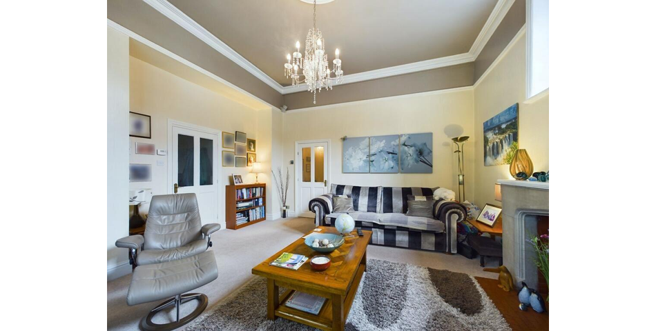 TWO BEDROOM GROUND FLOOR APARTMENT & GARAGE