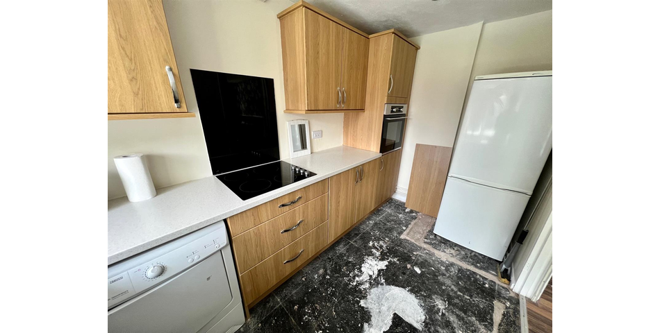 ONE BEDROOM SECOND FLOOR APARTMENT
