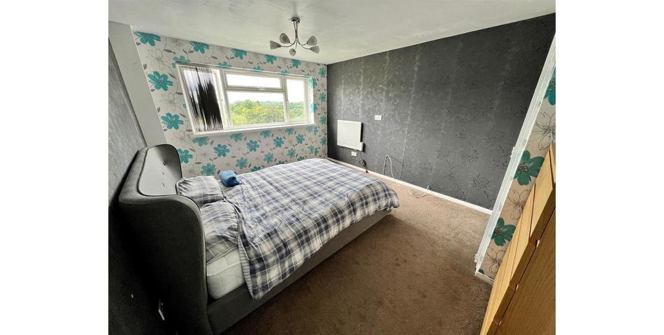 ONE BEDROOM SECOND FLOOR APARTMENT