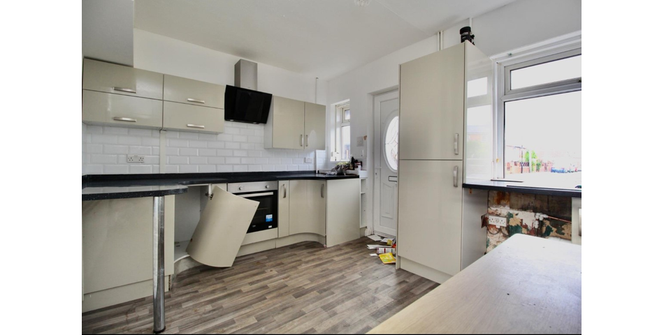 THREE BEDROOM MID TERRACE HOUSE