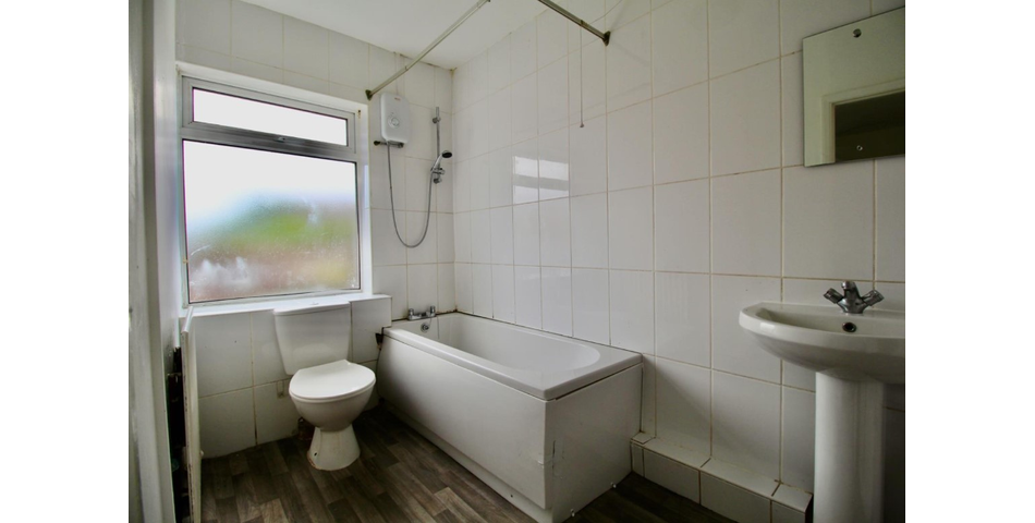 THREE BEDROOM MID TERRACE HOUSE