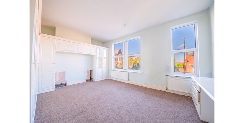 FIVE BEDROOM VICTORIAN PROPERTY