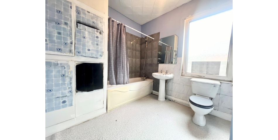 ONE BEDROOM TERRACE PROPERTY