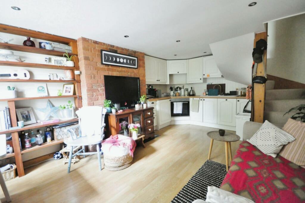 2 bed Terraced