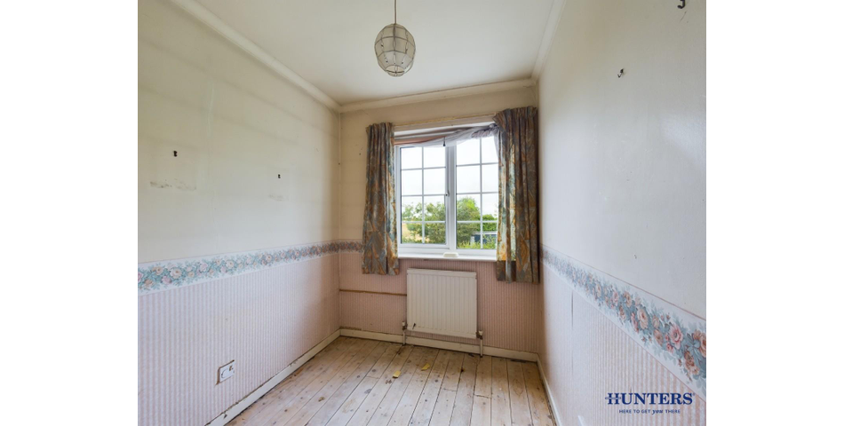 THREE BEDROOM DETACHED HOUSE IN NEED OF MODERNISATION