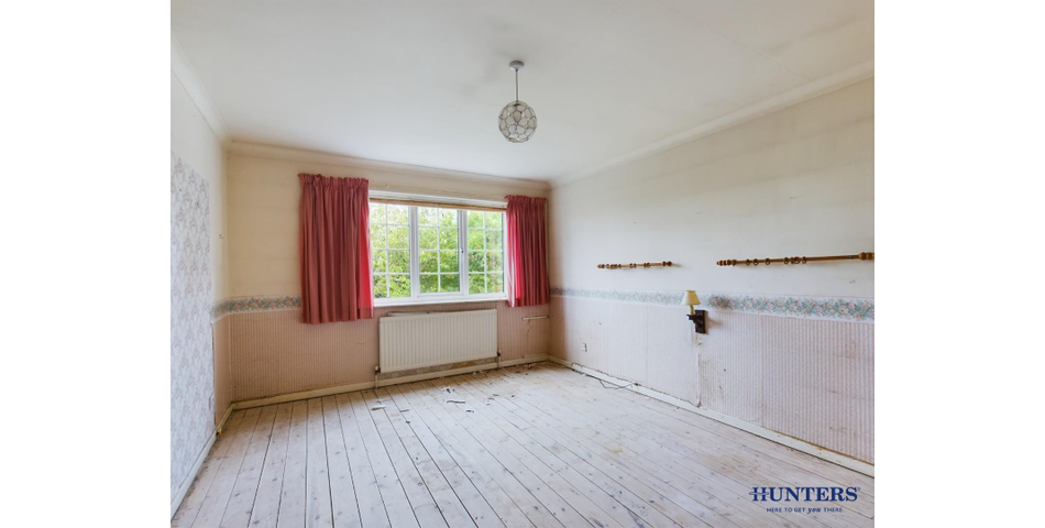THREE BEDROOM DETACHED HOUSE IN NEED OF MODERNISATION