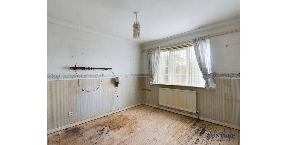 THREE BEDROOM DETACHED HOUSE IN NEED OF MODERNISATION