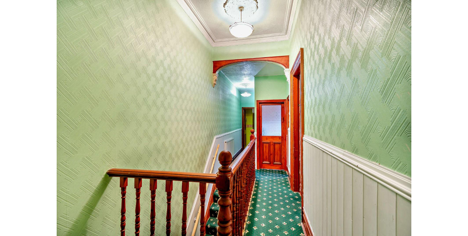 THREE BEDROOM TERRACED PROPERTY WITH GARAGE