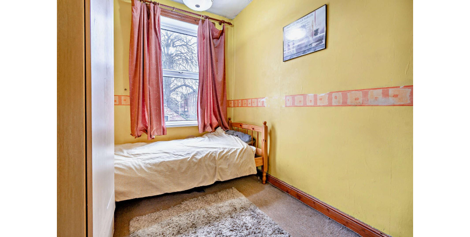 THREE BEDROOM TERRACED PROPERTY WITH GARAGE
