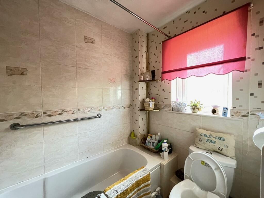 2 bed Detached Bungalow