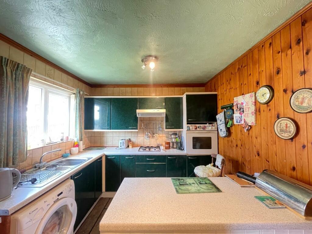 2 bed Detached Bungalow