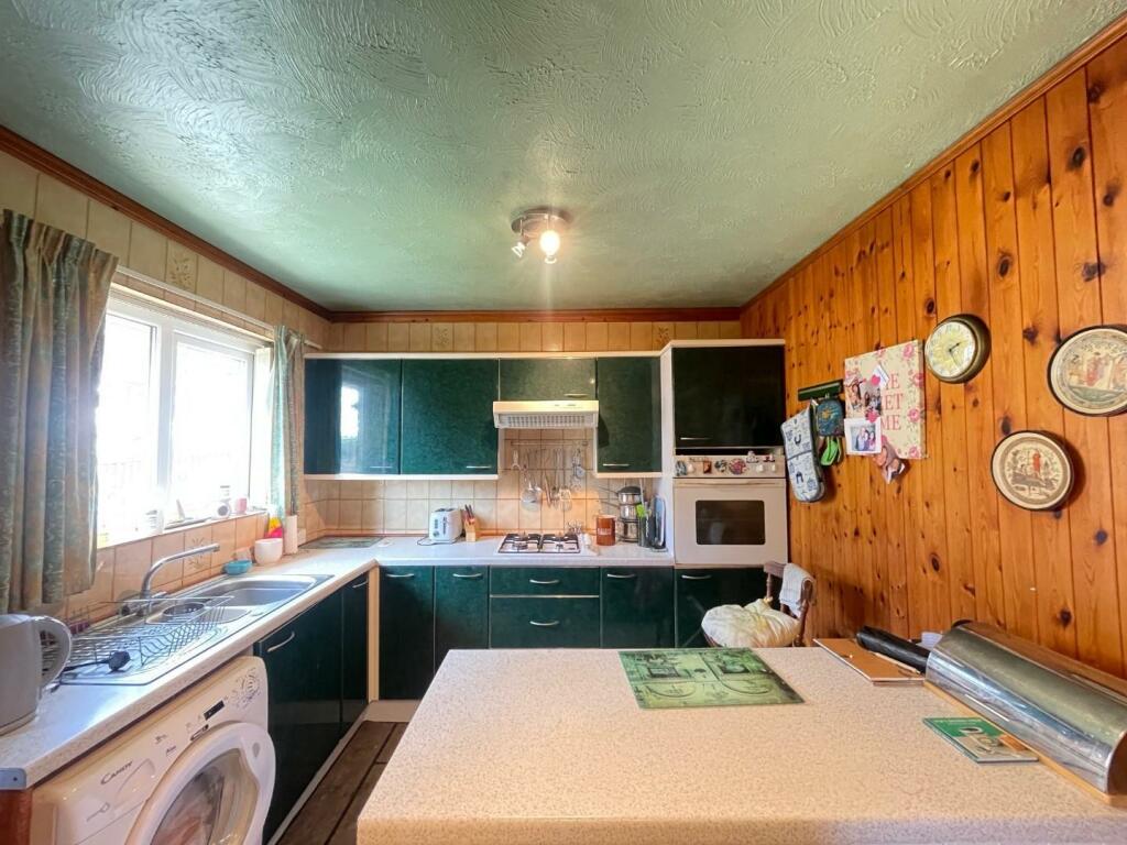 2 bed Detached Bungalow