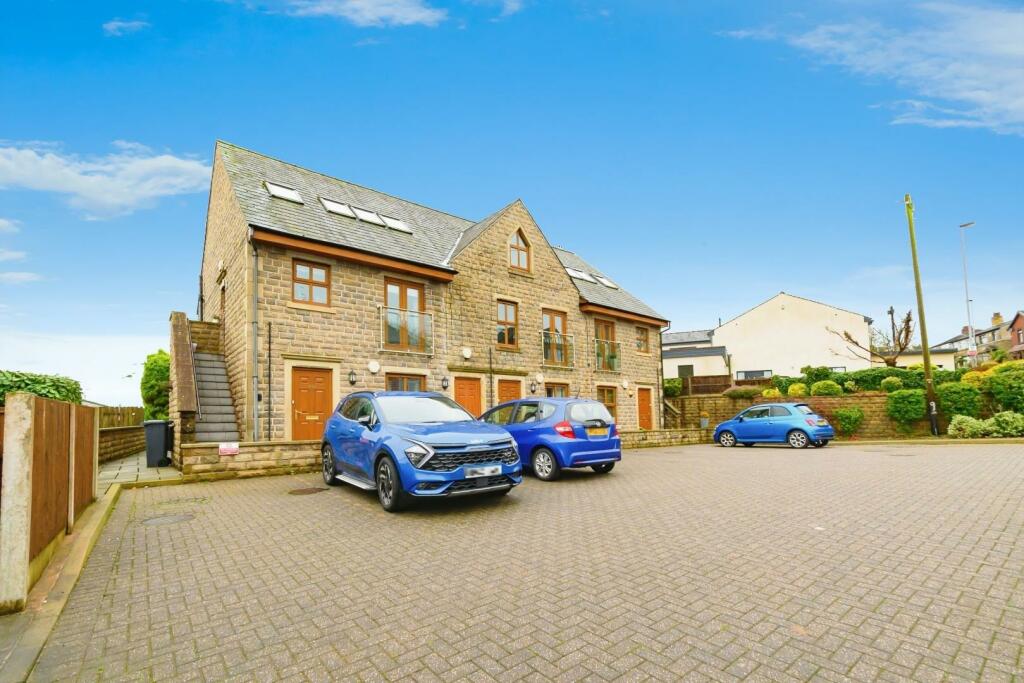 2 bed Apartment