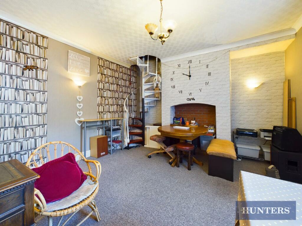 7 bed Terraced