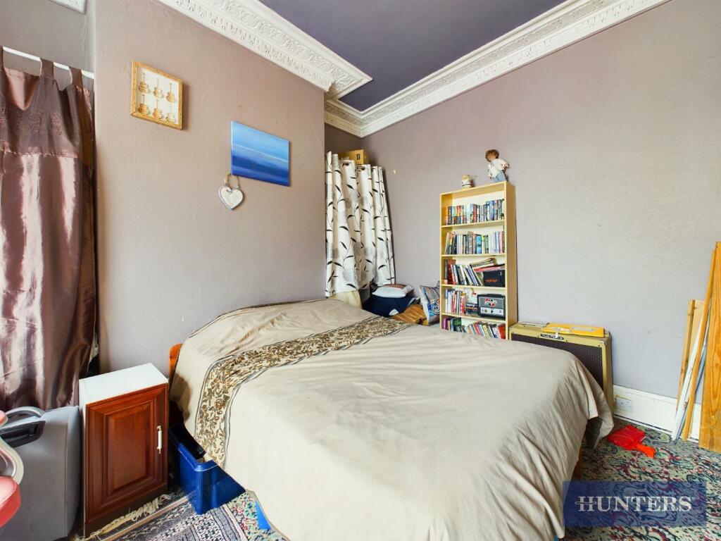 7 bed Terraced