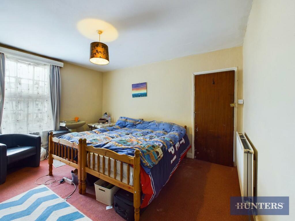 7 bed Terraced