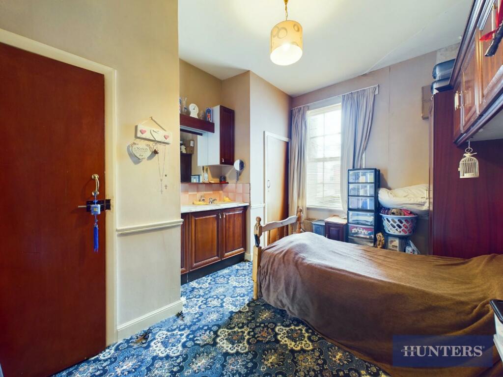 7 bed Terraced