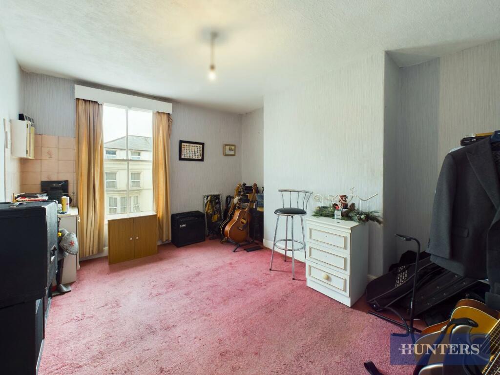 7 bed Terraced