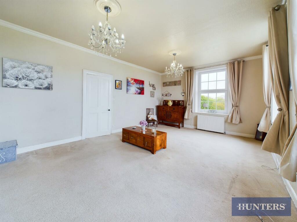 4 bed Maisonette