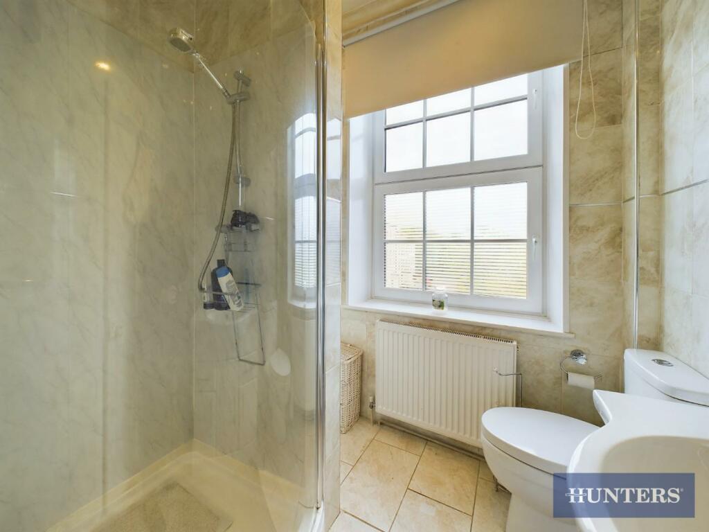 4 bed Maisonette