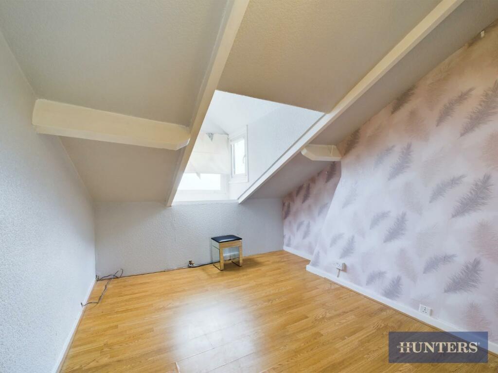 4 bed Maisonette