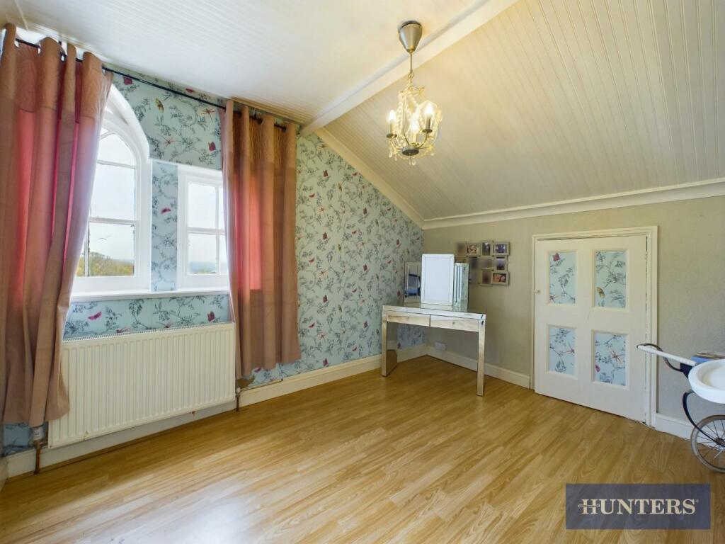 4 bed Maisonette