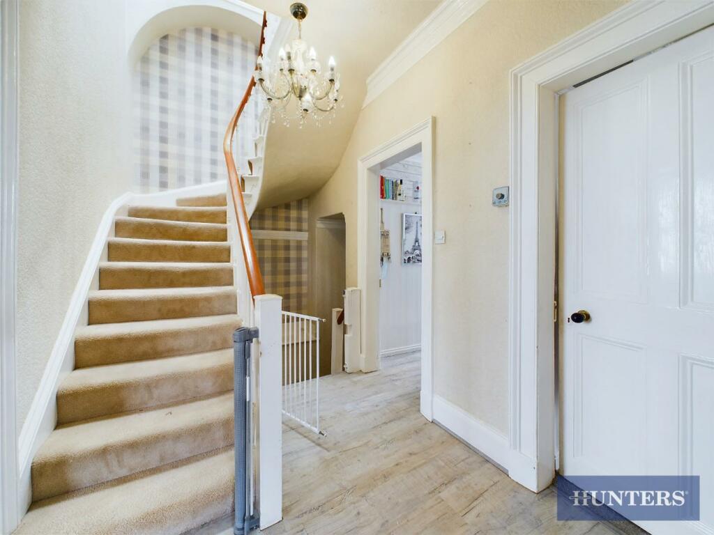 4 bed Maisonette