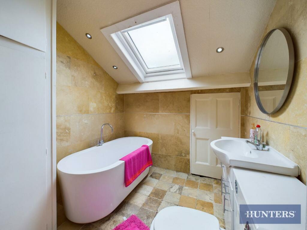 4 bed Maisonette