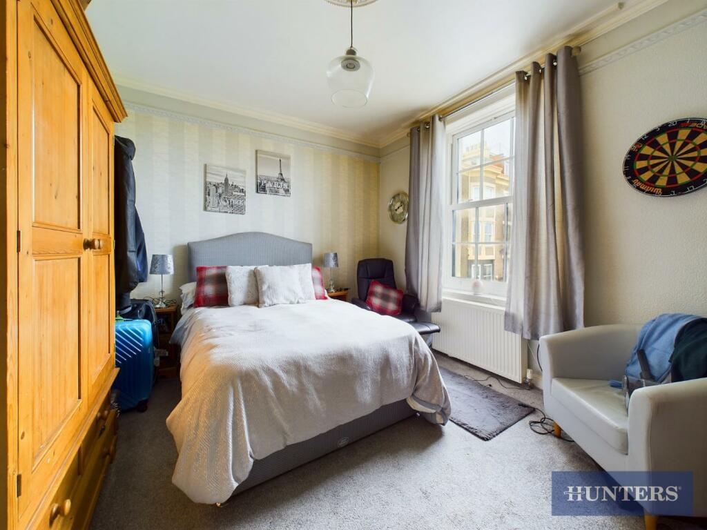 4 bed Maisonette