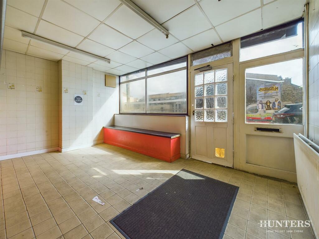 4 bed Commercial Property