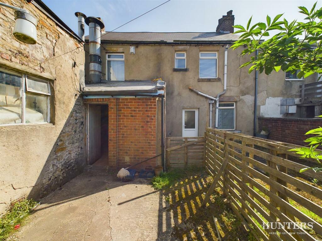 4 bed Commercial Property