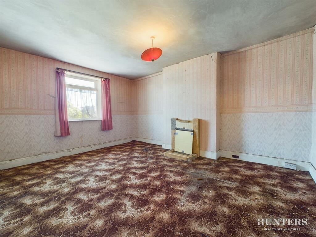 4 bed Commercial Property