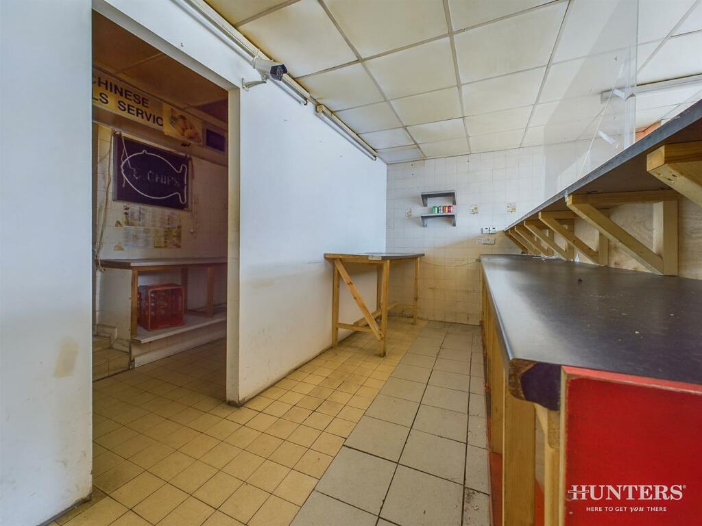 4 bed Commercial Property