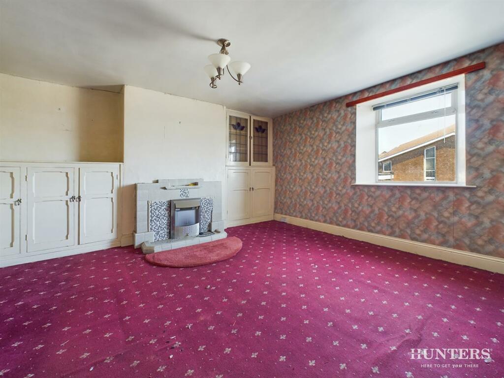 4 bed Commercial Property