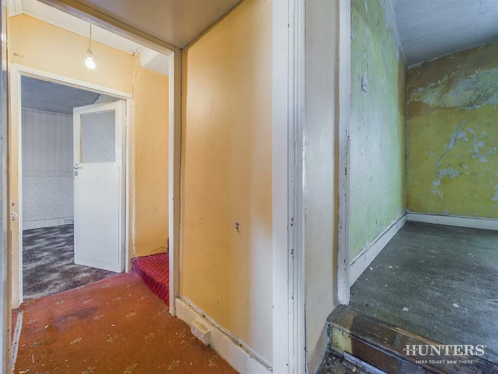 4 bed Commercial Property