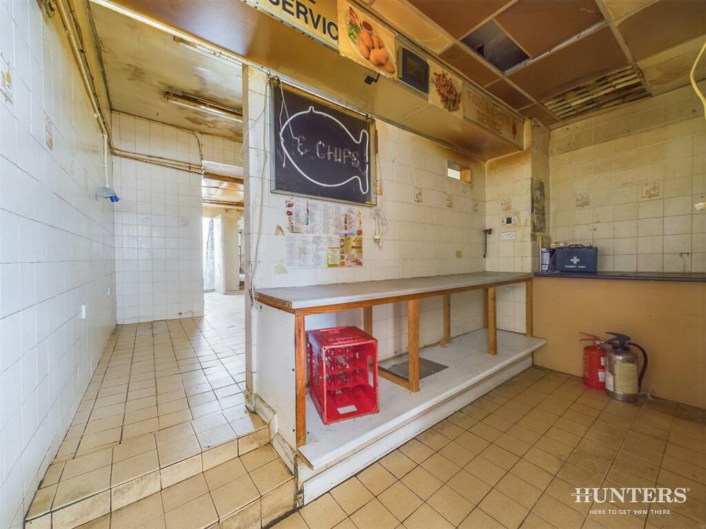 4 bed Commercial Property