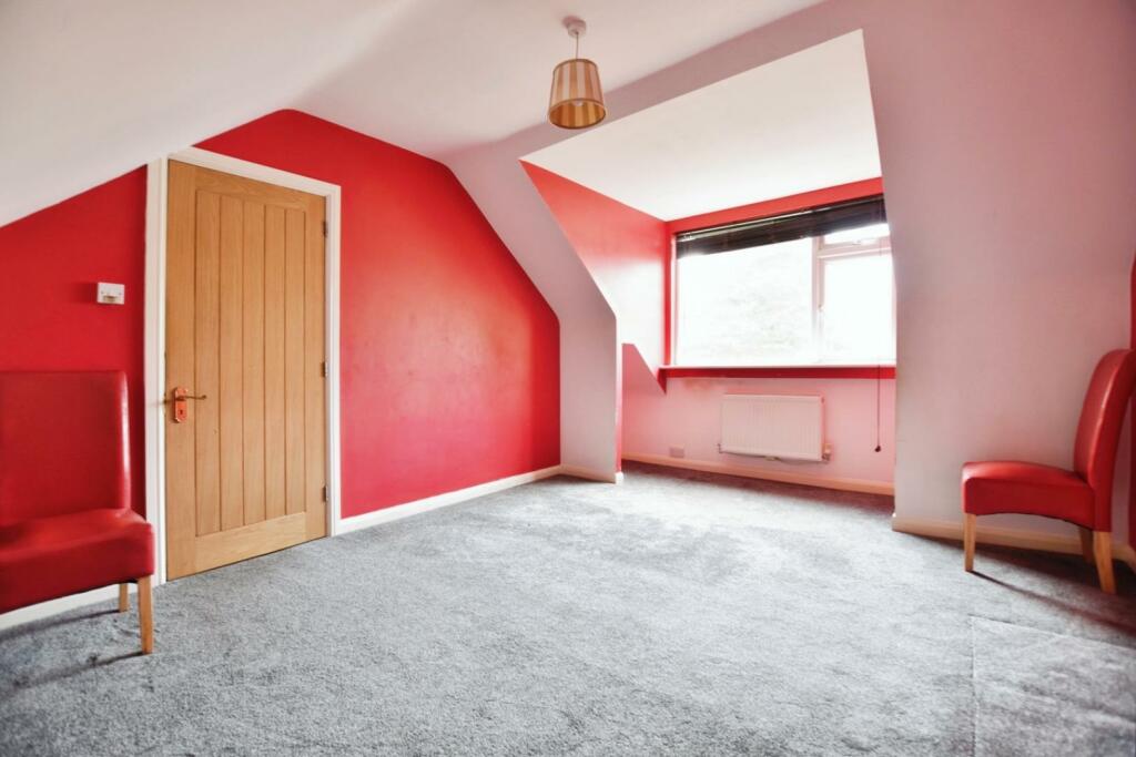 4 bed Semi-Detached Bungalow