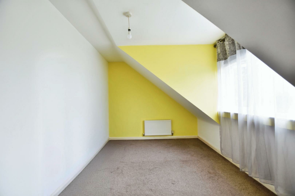 4 bed Semi-Detached Bungalow