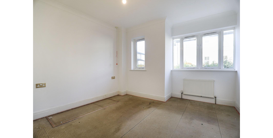 TWO DOUBLE BEDROOM SEMI-DETACHED RETIREMENT HOME