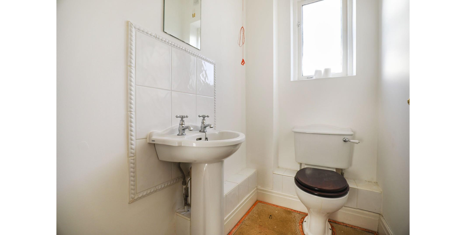 TWO DOUBLE BEDROOM SEMI-DETACHED RETIREMENT HOME