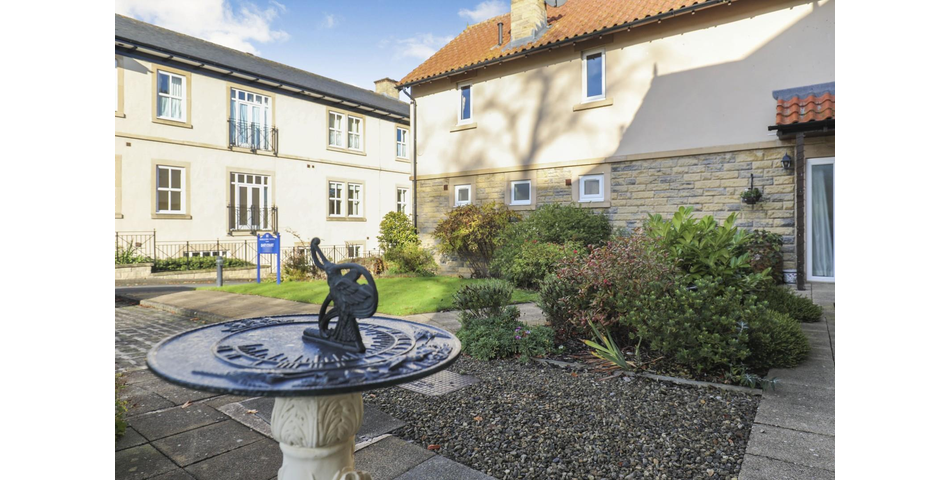 TWO DOUBLE BEDROOM SEMI-DETACHED RETIREMENT HOME