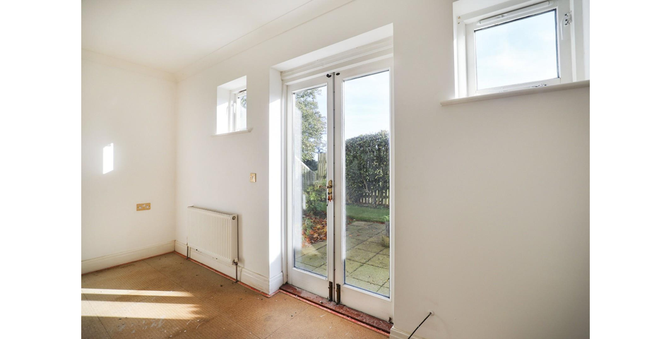 TWO DOUBLE BEDROOM SEMI-DETACHED RETIREMENT HOME