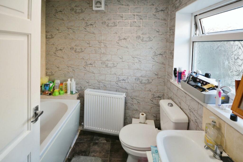 2 bed End of Terrace