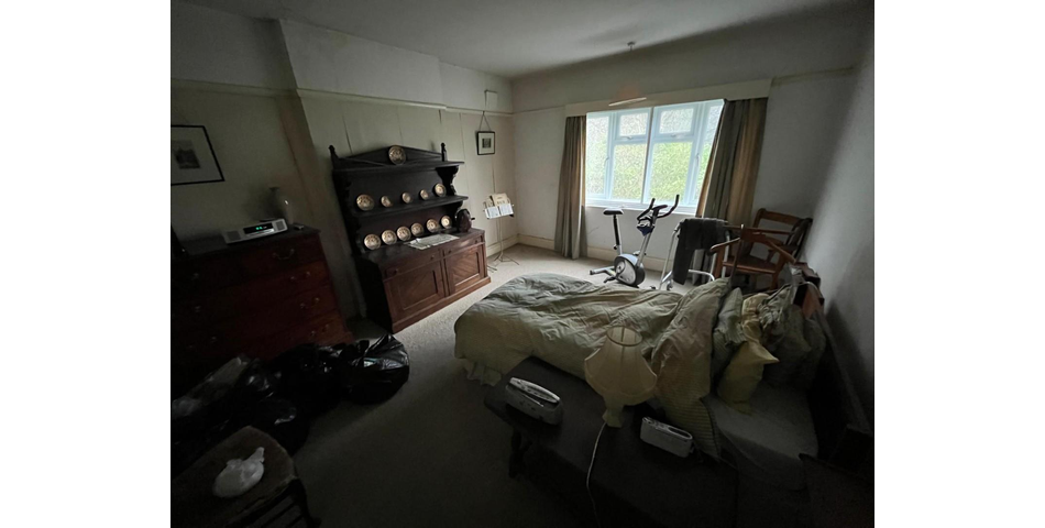 FOUR BEDROOM DETACHED HOUSE IN NEED OF MODERNISATION